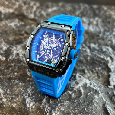 Reloj con correa azul